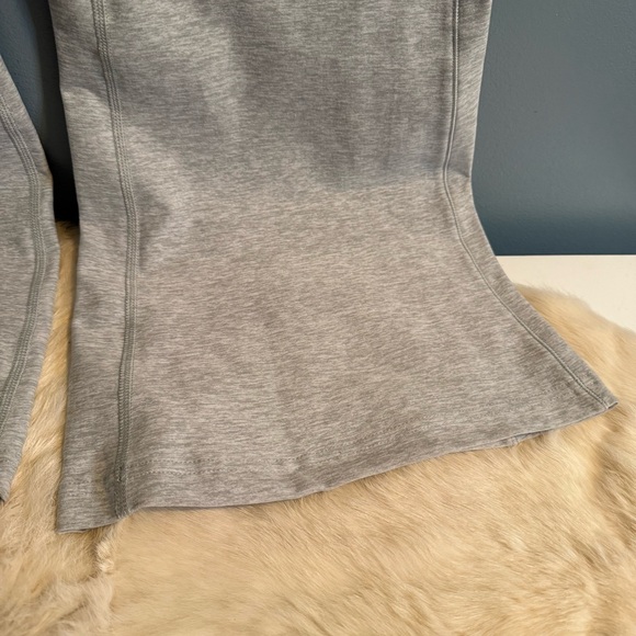 Alo Yoga Heather Gray Alosoft Intuition Long Sleeve Bra w/High Waist Leggings - Picture 5 of 16